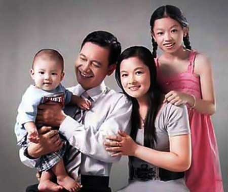 Gia đình hạnh phúc của NSƯT Phạm Cường - Thu Quế.