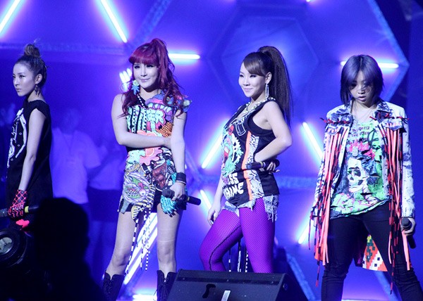 4 cô gái của 2NE1 xuất hiện ở phần 2 của chương trình. Không nổi bật về nhan sắc như các girlband khác của Hàn Quốc, 4 cô gái được fan yêu thích nhờ âm nhạc và phong cách thời trang cá tính.