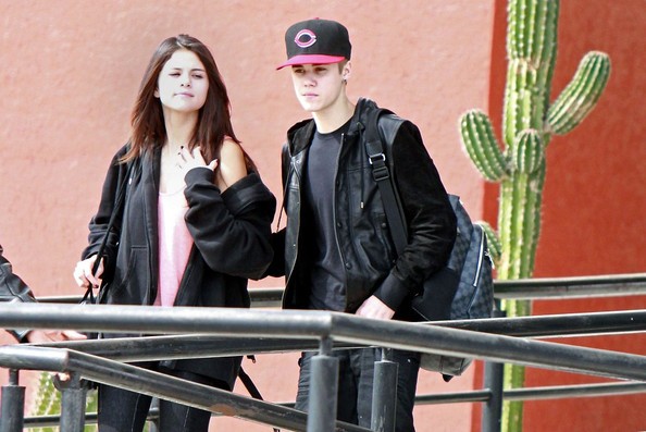 Tuy nhiên, đại diện của Selena Gomez phủ nhận tin đồn trên tờ 'Us Weekly': "Cô ấy không đính hôn".
