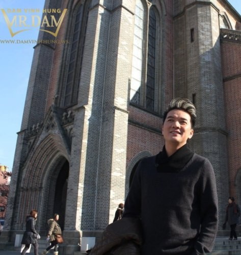 Mr Đàm chia sẻ hình ảnh của anh trong chuyến du lịch Hàn Quốc mới nhất.