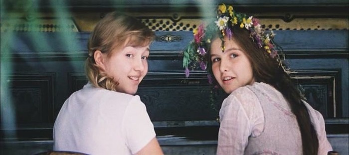 Tatyana Drubich (phải) và Irina Malysheva (trái) trong phim Một trăm ngày sau tuổi thơ