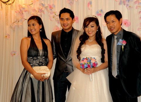Vợ chồng Thái Hòa cùng diễn viên Minh Luân và Ngọc Lan
