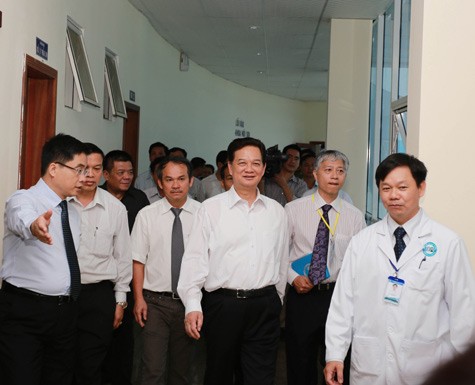 Thủ tướng thăm Bệnh viện Đại học Y Dược - Hoàng Anh Gia Lai.
