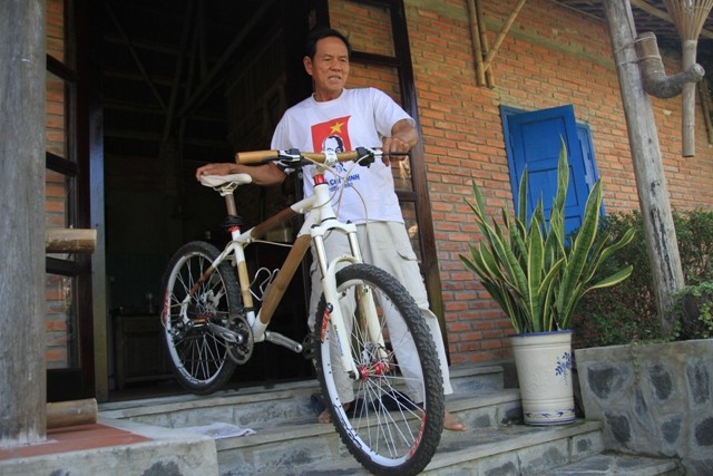 Ông Mười tự hào mình đã làm được xe đạp tre độc đáo và đã vươn ra thế giới. Đây cũng là một cách để góp phần quảng bá hình ảnh thành phố Hội An yên bình với du khách quốc tế.