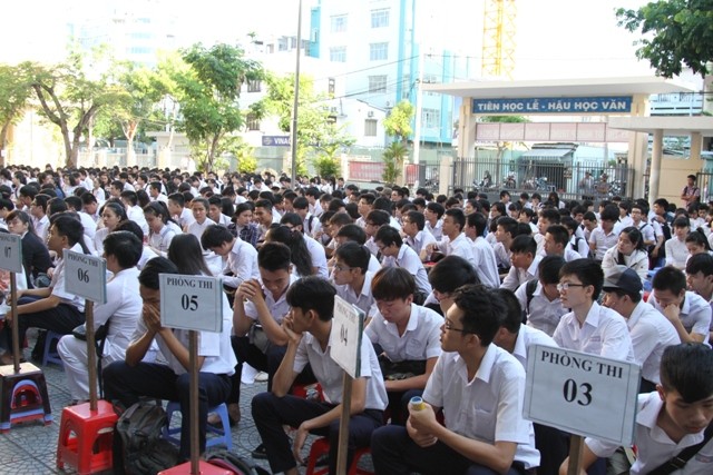 Sáng 2/6, gần 12.000 thí sinh ở Đà Nẵng bước vào kỳ thi tốt nghiệp THPT. Ảnh H.Q