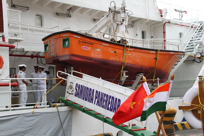 Ngoài ra, lực lượng Bảo vệ bờ biển Ấn Độ và lực lượng Cảnh sát biển Việt Nam sẽ phối hợp diễn tập sa bàn, trao đổi kinh nghiệm về các lĩnh vực phát hiện, xử lý ô nhiễm môi trường biển, tìm kiếm cứu nạn trên biển…