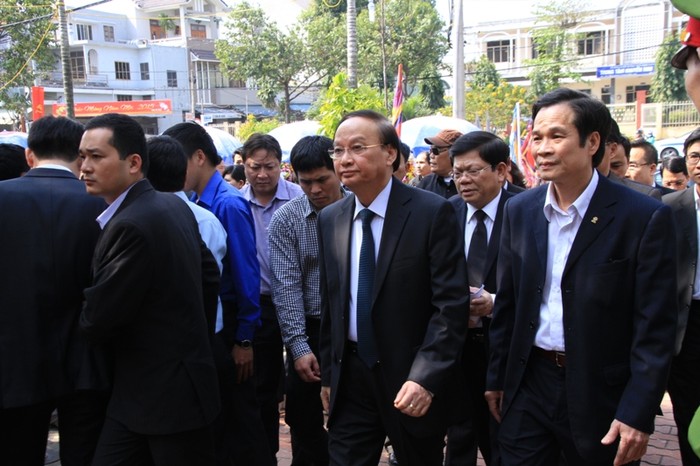 Trưởng Ban Tổ chức Trung ương Tô Huy Rứa cùng lãnh đạo TP Đà Nẵng vào viếng ông Nguyễn Bá Thanh.