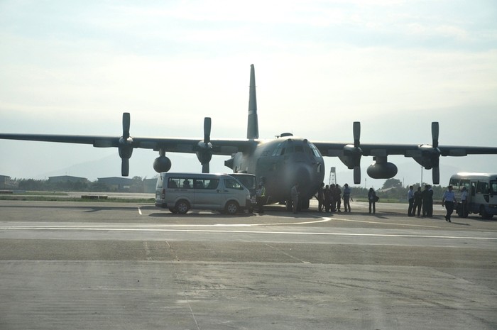 Máy bay vận tải C-130 Hercules đang đậu tại sân bay quốc tế Đà Nẵng