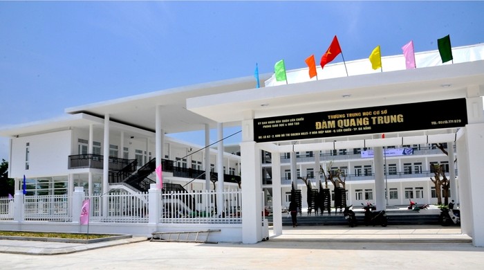 Trường THCS Đàm Quang Trung mới đã hoàn thành trong niềm vui của hàng trăm học sinh, giáo viên. Ảnh Thùy Linh