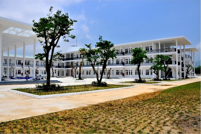 Khuôn viên trường THCS Đàm Quang Trung. Ảnh Thùy Linh