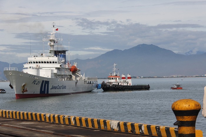 Tàu Kojima Cảnh sát biển Nhật Bản thăm hữu nghị Đà Nẵng vào tháng 7/2013. Ảnh Thùy Linh