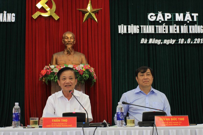 Hai vị lãnh đạo cao nhất TP Đà Nẵng - Bí thư Trần Thọ (bên trái) và Chủ tịch UBND TP Huỳnh Đức Thơ tại buổi gặp mặt. Ảnh Thùy Linh