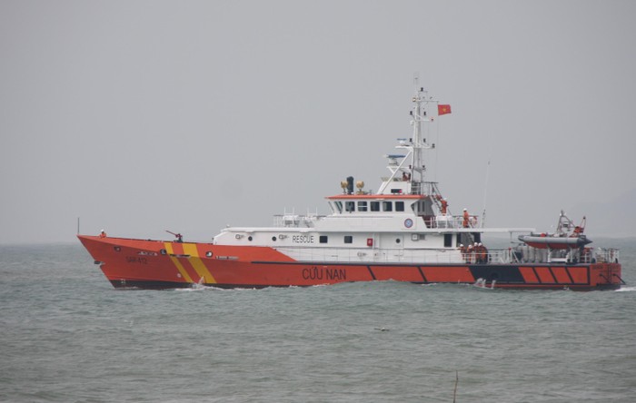 Tàu SAR 412 của Trung tâm II trong một lần đi cứu nạn. Ảnh Thùy Linh