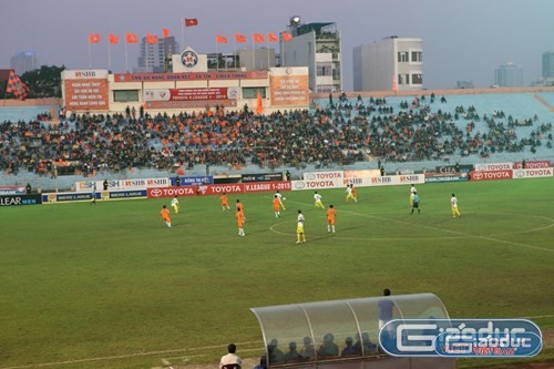Giải vô địch bóng đá quốc gia 2016 vẫn diễn ra ở SVĐ Chi Lăng. Ảnh Thùy Linh