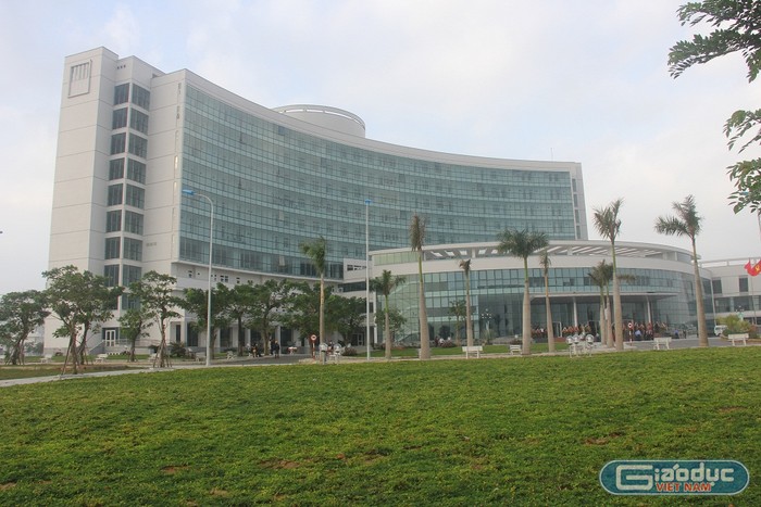 Bệnh viện Ung thư Đà Nẵng được bàn giao nguyên trạng cho Sở Y tế Đà Nẵng để chuyển sang bệnh viện công lập với tên gọi mới là Bệnh viện Ung bướu Đà Nẵng vào ngày 1/9/2015. Ảnh Thùy Linh