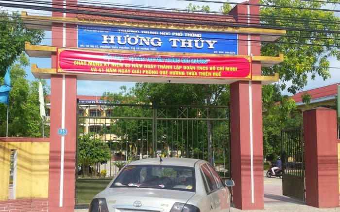 Trường THPT Hương Thủy, nơi có nhiều học sinh phản ánh về việc không nhận được giấy báo dự thi. Ảnh: B.S