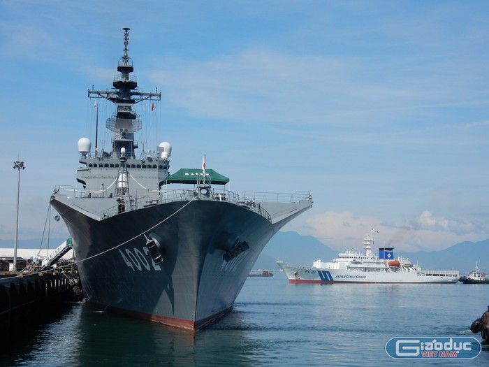 Tàu Hải quân Nhật bản, JSDS Shimokita (LST-4002) cập cảng Tiên Sa (quận Sơn Trà, Đà Nẵng) ngày 15/7 tham gia Chương trình Đối tác Thái Bình Dương. Ảnh: Hoàng Tuấn