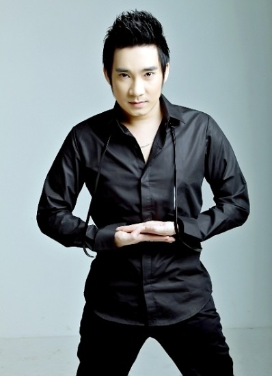Ca sĩ Quang Hà.