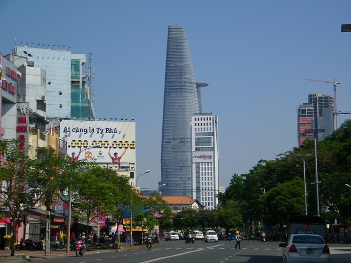 Toà nhà 68 tầng Bitexco Financial vươn mình kiêu hãnh trên bầu trời trong xanh của TP.HCM. Đây là toà nhà cao nhất thành phố.