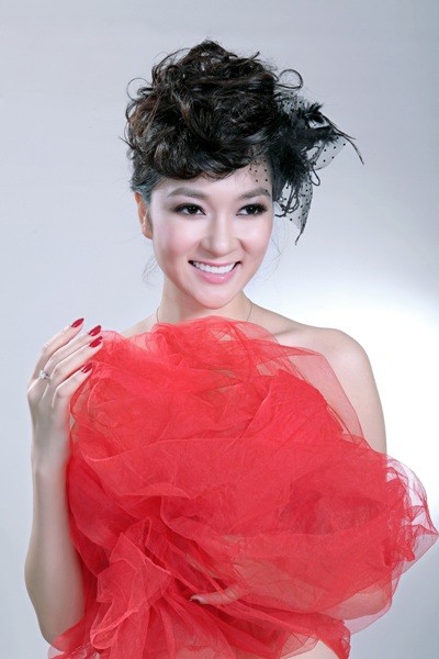 Cựu Hoa hậu Việt Nam Nguyễn Thị Huyền đã không còn là thành viên Hội đồng Bình chọn Bài hát yêu thích.