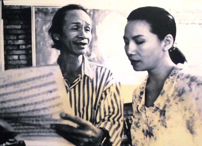 Trịnh Vĩnh Trinh là một trong số những ca sĩ chuyển tải thành công các ca từ đẹp lung linh, mang nhiều triết lý của anh trai.