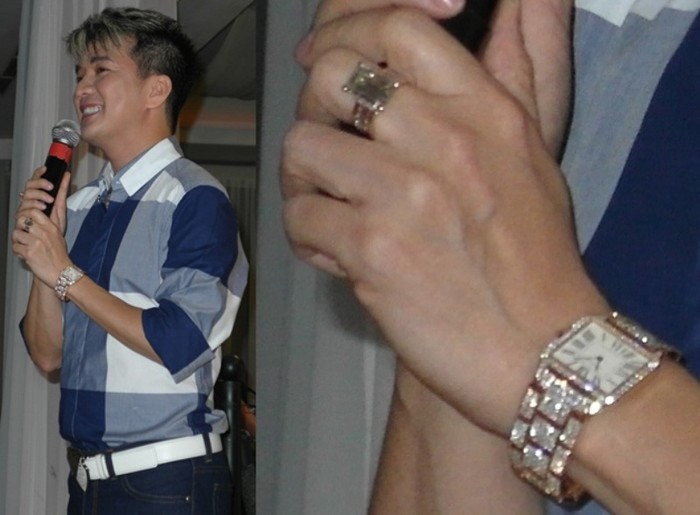 Mr Đàm cũng đeo chiếc nhẫn này trong ngày ra mắt single Tuổi hồng thơ ngây mới đây tại TP.HCM.