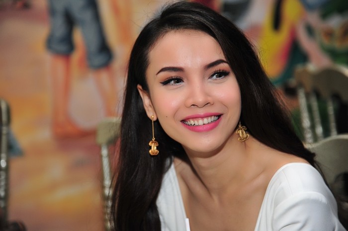 Nụ cười rạng rỡ của Yến Trang, khách mời trong đêm thi thứ 6 Bước nhảy hoàn vũ năm 2012.