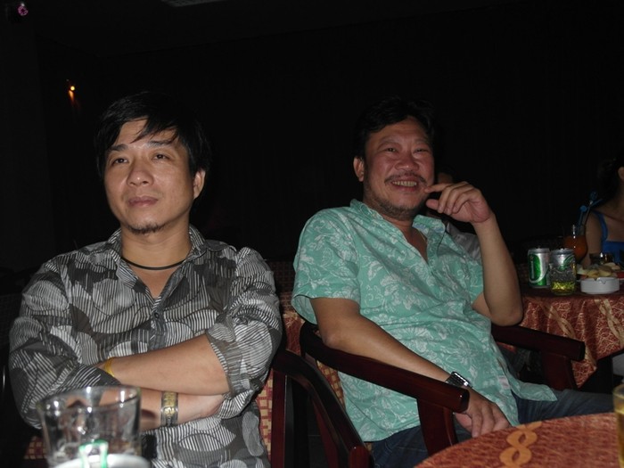 Trong hàng ghế khán giả còn có đạo diễn Đoàn Minh Tuấn và ông chủ phòng trà Da Vàng, nhạc sĩ Lê Quang.