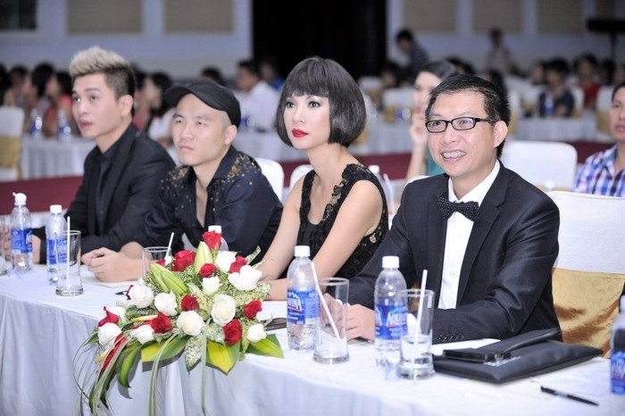 Bộ tứ "quyền lực" Viet Nam's Next Top Model năm 2102 (từ trái qua): Nam Trung, Đỗ Mạnh Cường, Xuân Lan, Phạm Hoài Nam.Ảnh: Nguyên Trương