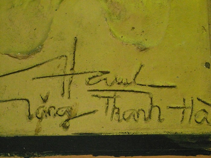 Chữ ký của Tăng Thanh Hà ở bên dưới "dấu ấn" đôi bàn tay rất nữ tính.