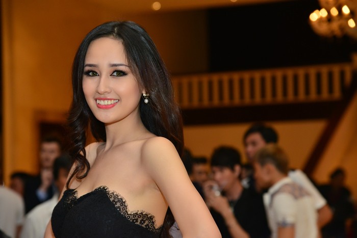 Cựu Hoa hậu Việt Nam năm 2006 Mai Phương Thúy xuất hiện tại đêm thời trang rạng ngời nhan sắc.