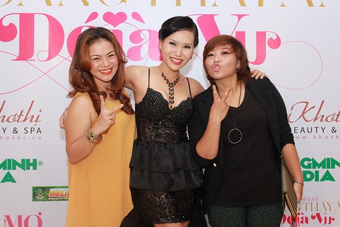 Hai ca sĩ trưởng thành từ cuộc thi Vietnam Idol năm 2010: Hải Yến và Phương Anh.