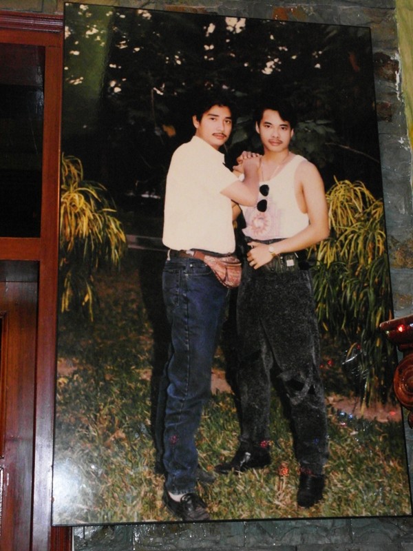 Bức ảnh kỷ niệm của Ngọc Sơn và người bạn thân, diễn viên, kiêm đạo diễn Lê Tuấn Anh.
