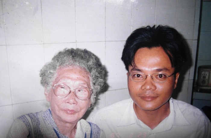 NSND Phùng Há và tác giả bài viết trong những ngày cuối đời của bà.