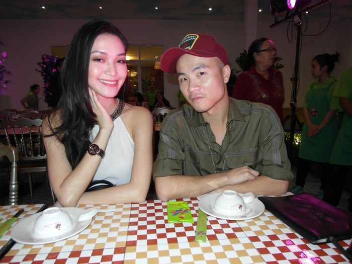 Hoa hậu Thùy Dung và nhà thiết kế thời trang Đỗ Mạnh Cường.