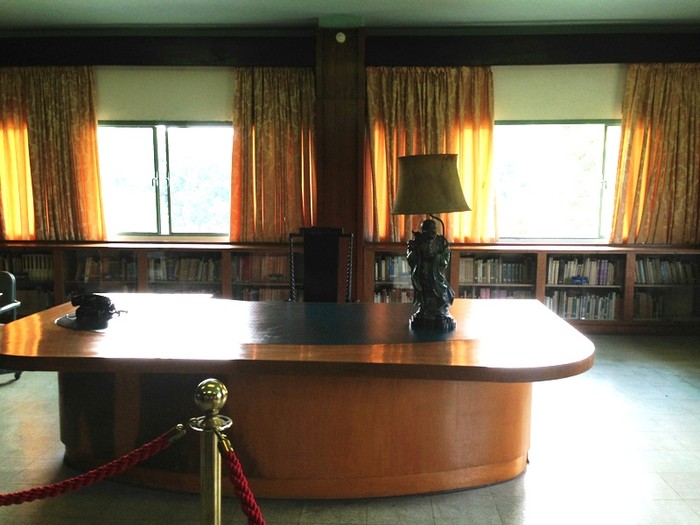 Phòng đọc sách nằm trên tầng 3 dinh Thống Nhất.