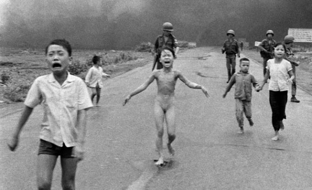 Bức ảnh "Vietnam Napalm Girl" gây chấn động lương tâm con người trên toàn thế giới. Ảnh: Nhân vật cung cấp