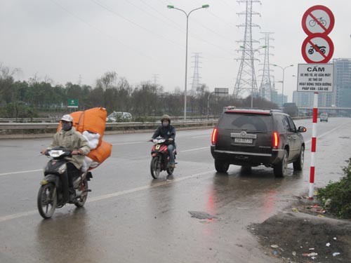 Cấm xe máy trên quốc lộ 1B: Người điều khiển xe máy bối rối  ảnh 5