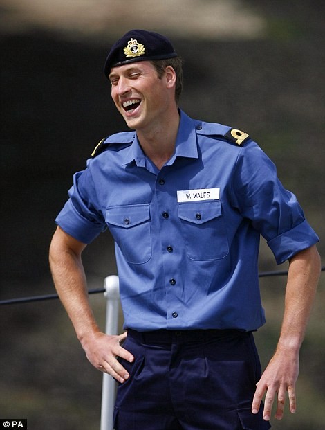 William trong trang phục của Hải quân Hoàng gia Anh.