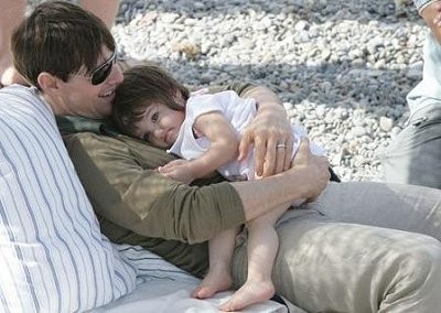 Tom Cruise và bé Suri