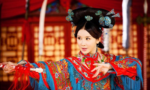 Cô được cư dân mạng ca ngợi là Tuyệt mỹ hoàng hậu trong lịch sử làm phim Trung Quốc.