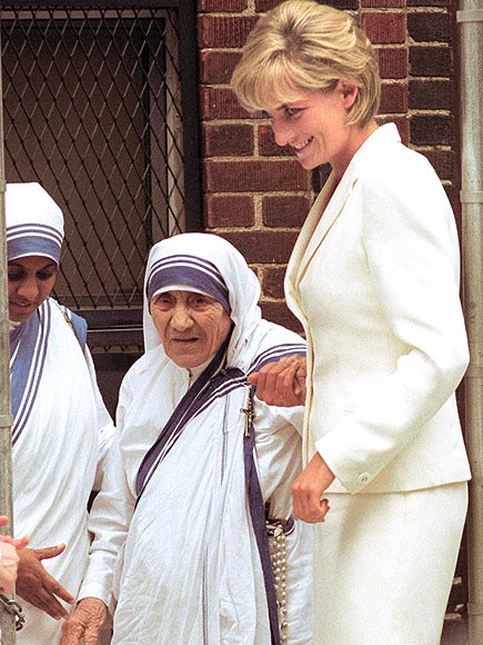 Mẹ Teresa và công nương Diana, 2 người tiêu biểu cho các hoạt động nhân quyền, gặp nhau ngày 18/6/1997. Nữ tu sĩ này đã thể hiện tình cảm yêu mến của mình dành cho công nương với câu nói "Diana là con gái tôi".