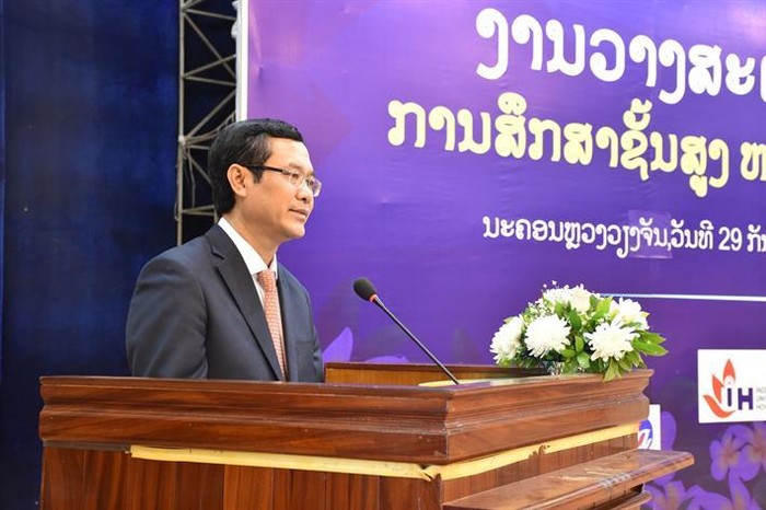 Thứ trưởng Nguyễn Văn Phúc phát biểu khai mạc triển lãm. Ảnh: Bộ Giáo dục và Đào tạo