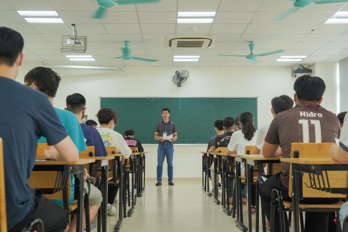 Thí sinh tham dự bài thi đánh giá tư duy của Đại học Bách khoa Hà Nội năm 2022. Ảnh: DN