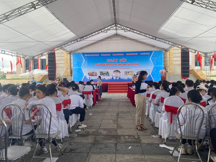 Ngày hội tư vấn nghề nghiệp và kết nối cung cầu lao động tại Thái Bình. Ảnh: Nguyễn Long