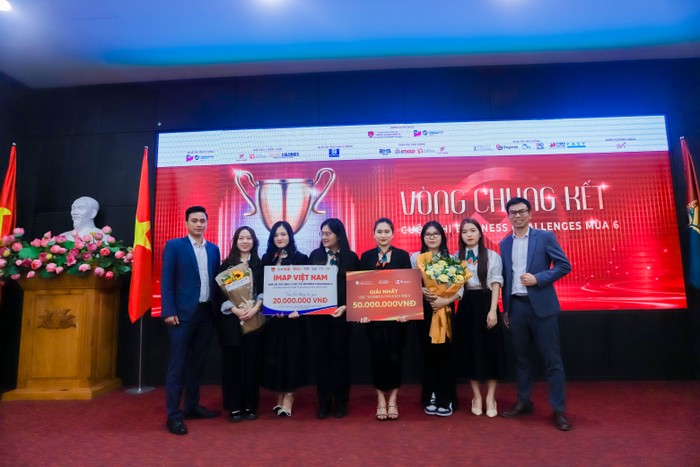6 cô gái của Trường Đại học Kinh tế - Đại học Quốc gia Hà Nội, đội FOE xuất sắc rinh về giải thưởng cao nhất Nhánh 2