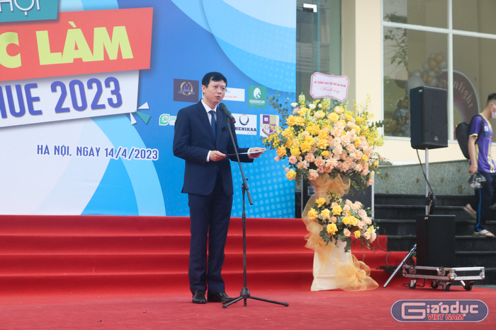 Phó Giáo sư, Tiến sĩ Nguyễn Văn Hiền - Phó hiệu trưởng Trường Đại học Sư phạm Hà Nội phát biểu tại sự kiện.