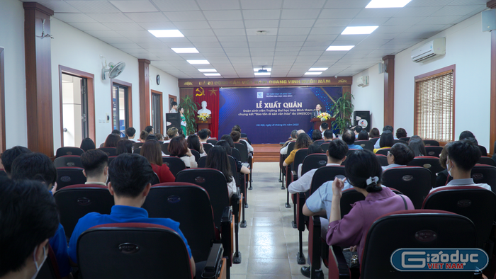 Toàn cảnh lễ xuất quân đoàn sinh viên của nhà trường tham dự chung kết cuộc thi “Bảo tồn di sản văn hoá châu Á và các giải pháp bền vững”