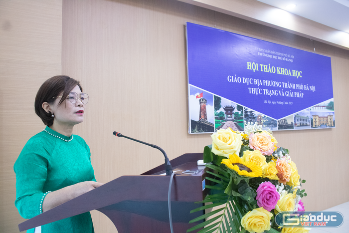 Tiến sĩ Lê Thị Thu Hương trình bày báo cáo đề dẫn hội thảo