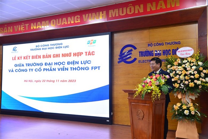Tiến sĩ Nguyễn Lê Cường, Phó Hiệu trưởng Trường Đại học Điện lực phát biểu